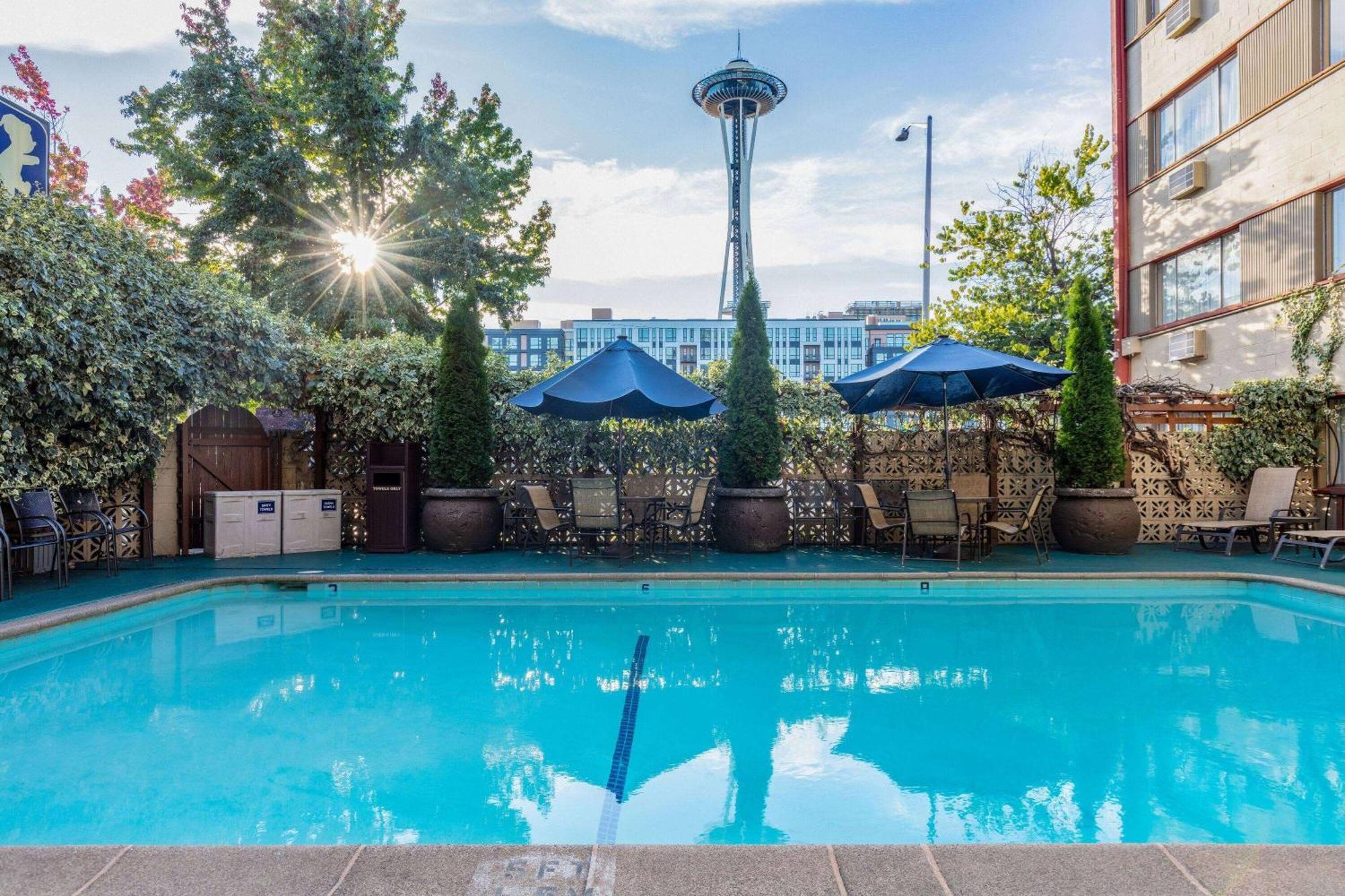 Travelodge By Wyndham Seattle By The Space Needle Exterior photo